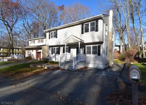 9 Phillips Rd, Stanhope, NJ 07874 photo 2