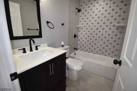 9 Phillips Rd, Stanhope, NJ 07874 photo 8