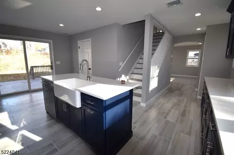 9 Phillips Rd, Stanhope, NJ 07874 photo 6