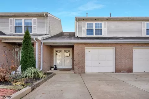 14 Lee Ct, Lebanon, NJ 08833