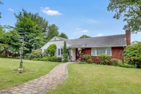 55 E Prospect St, Hawthorne, NJ 07506