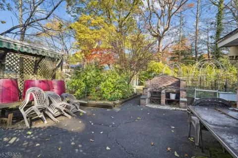 209 Bryant Ave, Springfield, NJ 07081 photo 32