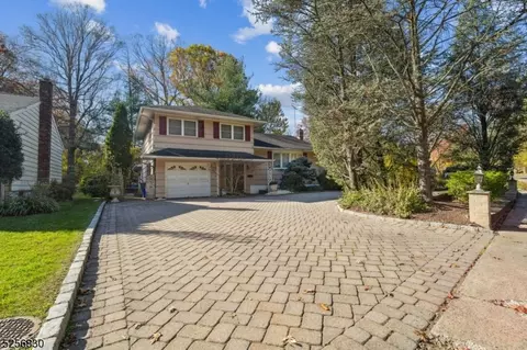 209 Bryant Ave, Springfield, NJ 07081 photo 2
