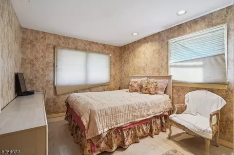 209 Bryant Ave, Springfield, NJ 07081 photo 21