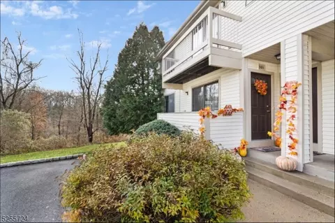 3101 Hemlock Pl, Basking Ridge, NJ 07920
