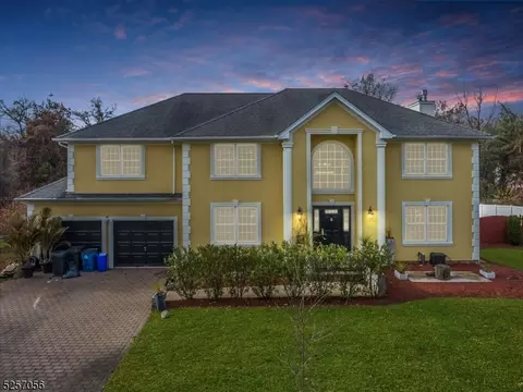 15 Bethany Cir, Closter, NJ 07624