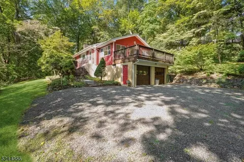160 Long Hill Rd, Long Hill, NJ 07933