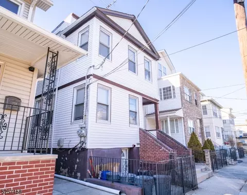 262 N 10th St, Newark, NJ 07107