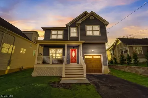 29 Iroquois Ave, Lake Hiawatha, NJ 07034