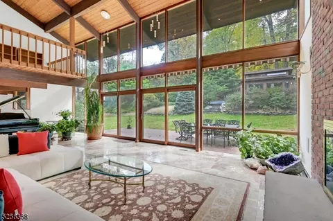 14 Cliffside Way, Boonton, NJ 07005
