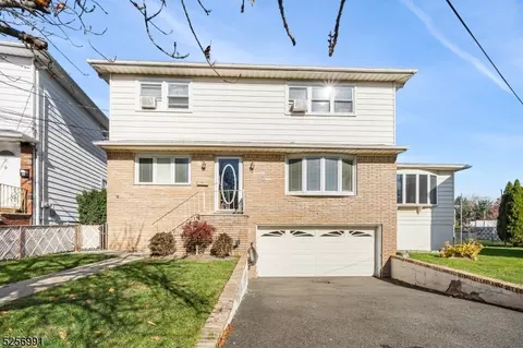 22 Kennedy Ct, Lyndhurst, NJ 07071