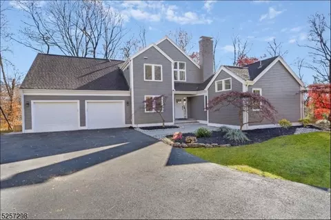 2 Baxter Farm Rd, Morristown, NJ 07960