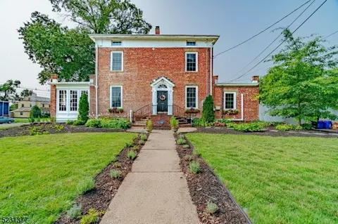 211 Altamont Pl, Somerville, NJ 08876