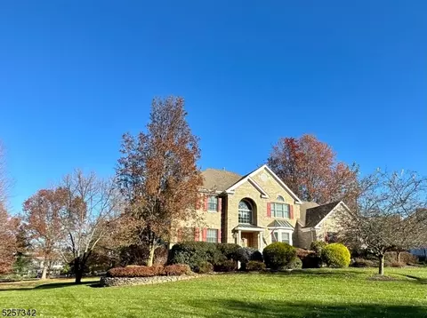 25 Farrington Ln, Somerville, NJ 08876