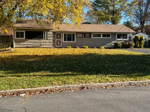 4 Palmer Rd, South Brunswick, NJ 08824