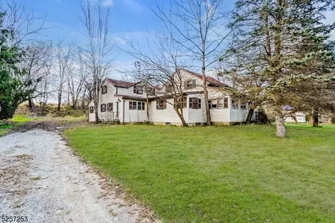 48 Davis Rd, Franklin, NJ 07416