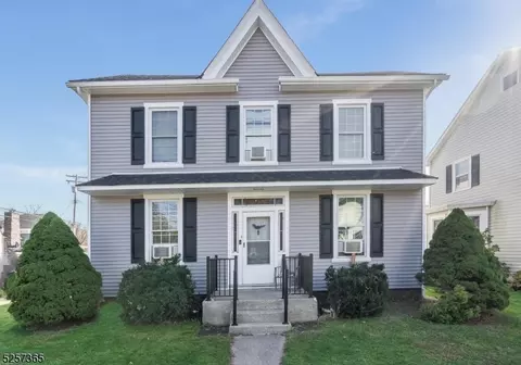 32 Maple St, Milford, NJ 08848