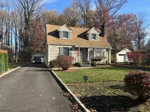 46 Revere Blvd, Edison, NJ 08820
