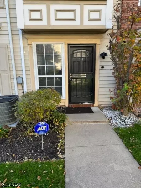 19 Howard Ct #19, Newark, NJ 07103