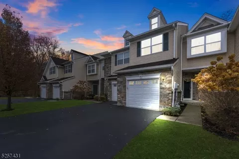16 Julia Pl, Budd Lake, NJ 07828