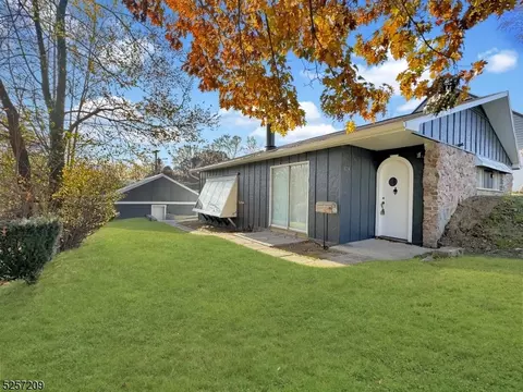 1052 Logan St, Phillipsburg, NJ 08865