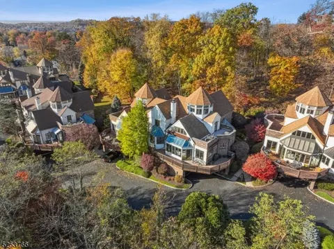 14 Kips Ridge C0014, Verona, NJ 07044