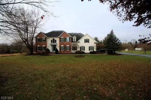 4 Hope Ct, Hillsborough, NJ 08844