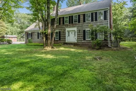 31 Cooks Cross Rd, Union Twp, NJ 08867