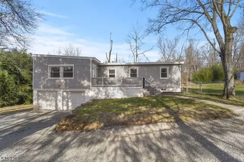 4 Mobus Ln, Warren, NJ 07059