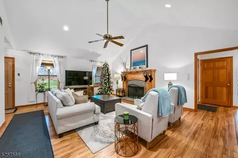 155 Stillwater Rd, Hardwick Twp, NJ 07825