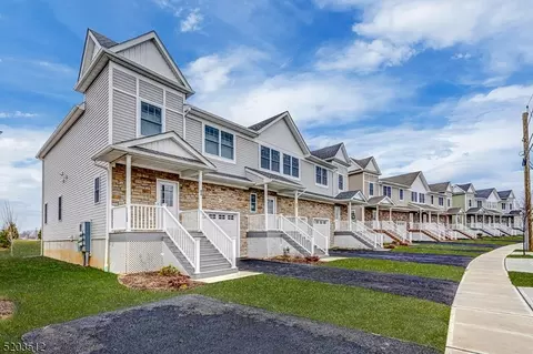 74 Valerie Dr, Manville, NJ 08835
