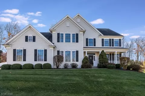 11 Northridge Ct, Hackettstown, NJ 07840