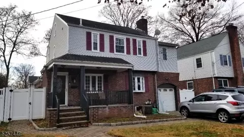 682 Suffern Rd, Teaneck, NJ 07666