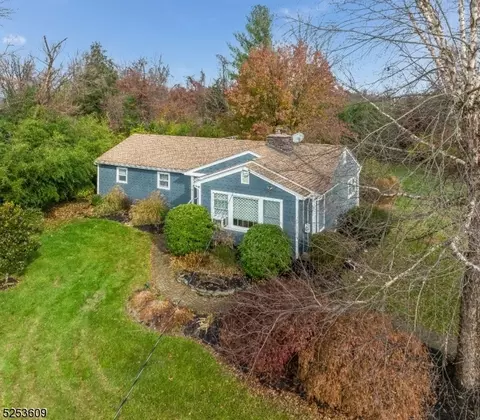 12 Iron Horse Dr, East Amwell Twp, NJ 08551