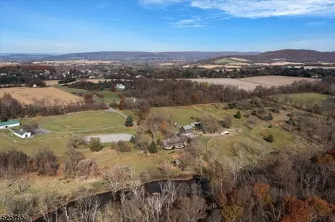 628 Warren Glen Rd, Bloomsbury, NJ 08804