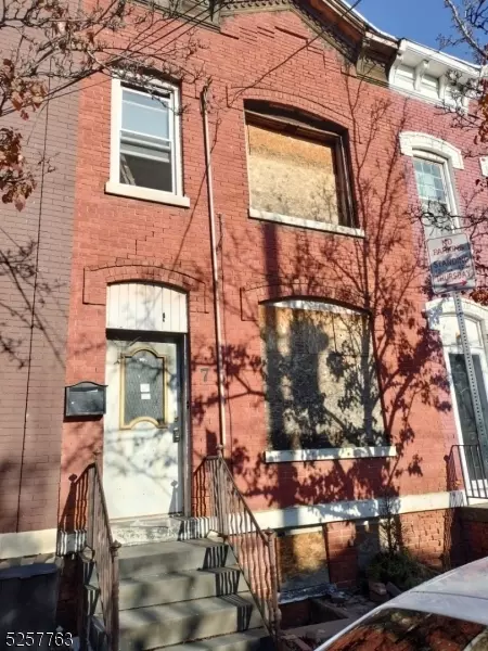 7 8th Ave, Newark, NJ 07104