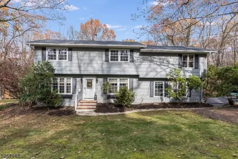 215 Beacon Hill Rd, Califon, NJ 07830