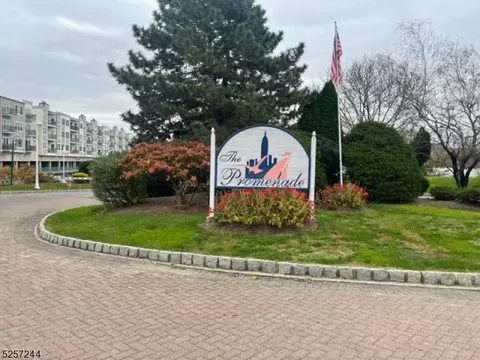 327 The Promenade #327, Edgewater, NJ 07020