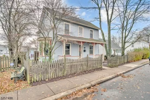 17 Carlton Ave, Washington, NJ 07882