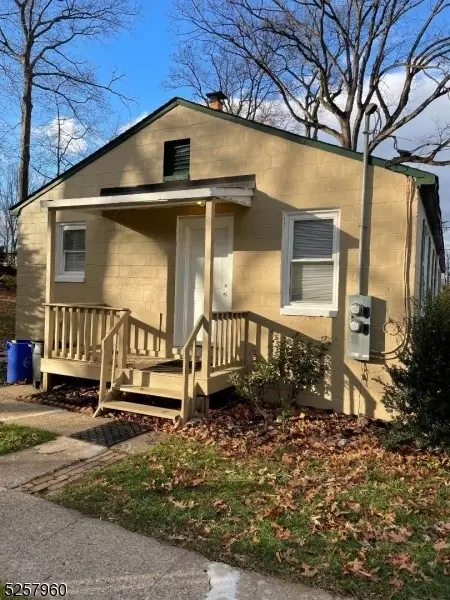 21 Adams Ave, Dover, NJ 07801