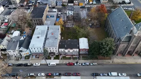 133 Washington Pl, Passaic, NJ 07055