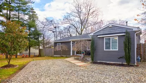 2027 Windsor Ave, Toms River, NJ 08753