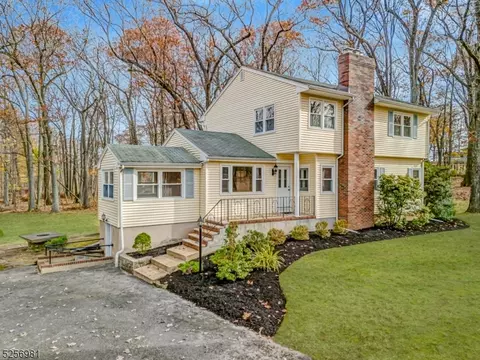 936 Old Tullo Rd, Bridgewater, NJ 08807