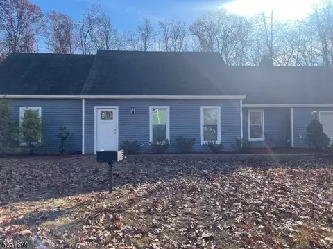 30 Crown Rd, Franklin Twp, NJ 08873