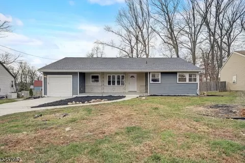 9 Glen Stewart Dr, Ewing Twp, NJ 08618
