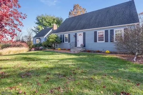 76 Norma Rd, Hampton, NJ 08827