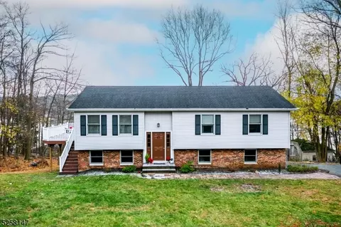 27 Ridgedale Rd, Jefferson, NJ 07849