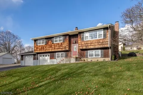 12 Olsen Ln, Clinton, NJ 08809