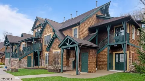 10 Pine Cres UNIT 14, Vernon, NJ 07462