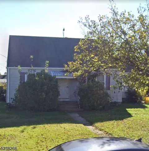 12 Pine Ave, Bordentown, NJ 08505